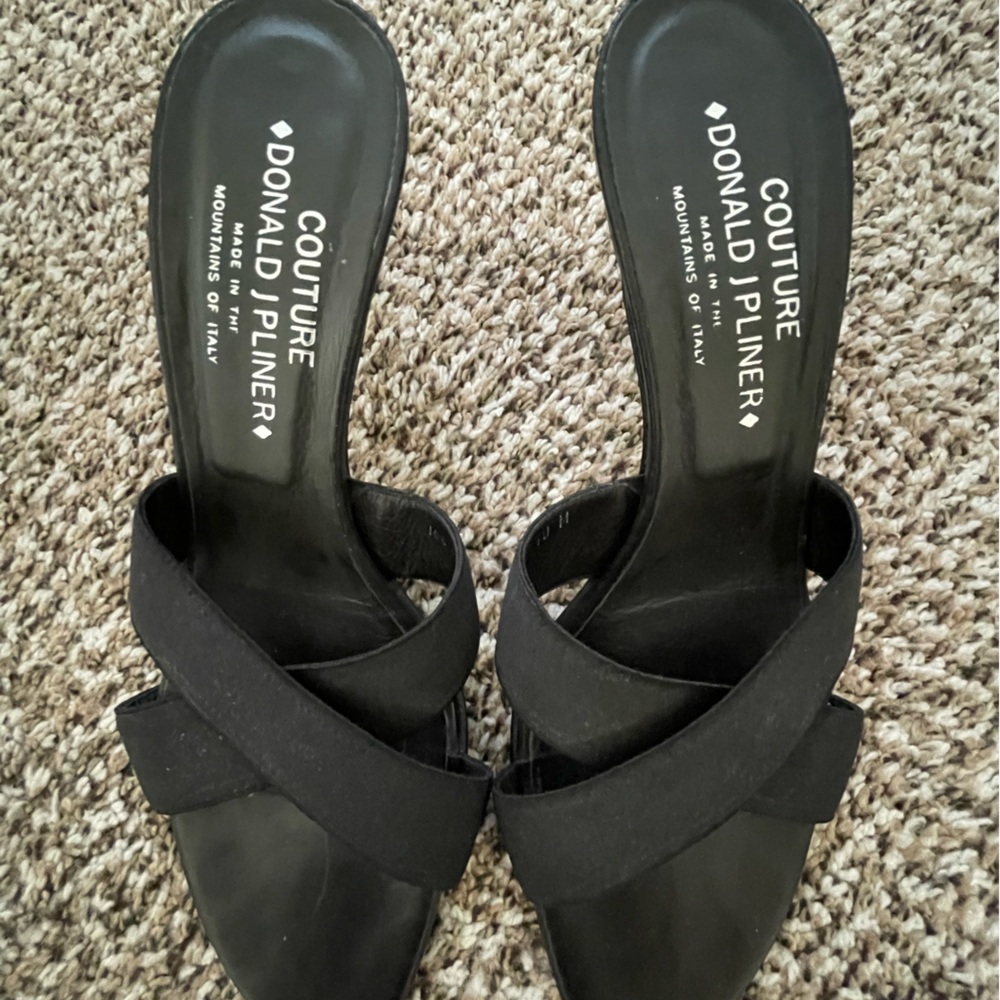 RARE Donald Pliner Made in Italy sandal